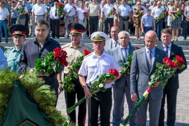 Между капельками дождя