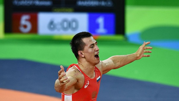 Борец Роман Власов принес России девятое золото Олимпиады