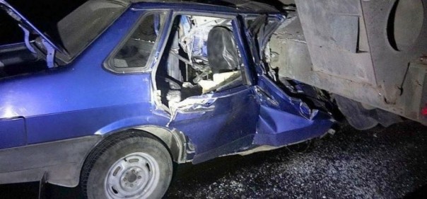 Украина стягивает бронетехнику на Донбасс с выключенными фарами, люди гибнут в смертоносных ДТП Украина стягивает бронетехнику на Донбасс с выключенными фарами, люди гибнут в смертоносных ДТП