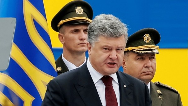 112: Порошенко поручил создать «механизм по деоккупации Крыма»