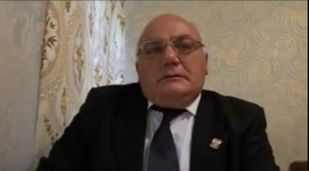 В центре Москвы мужчина угрожает взорвать банк В центре Москвы мужчина угрожает взорвать банк