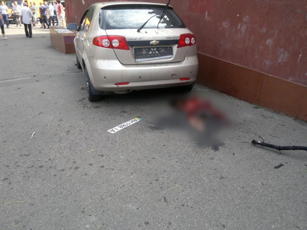 В центре Донецка прогремел мощный взрыв, один человек погиб (Фото 18+)