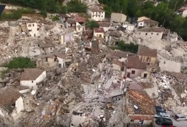 Пескара в руинах после землетрясения в Италии (Видео с беспилотника)