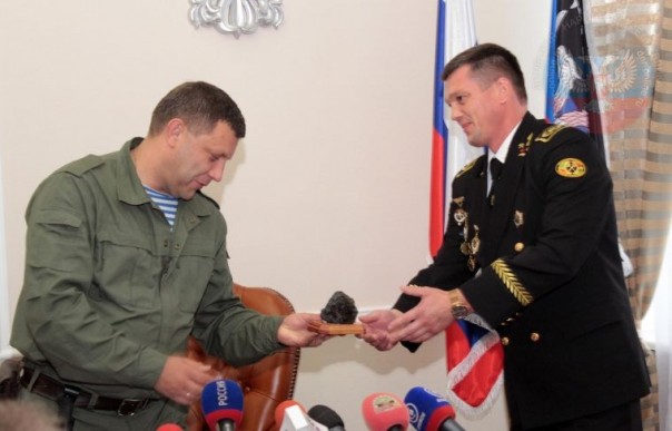 День Шахтёра. Глава ДНР Александр Захарченко вручил награды заслуженным шахтерам Республики