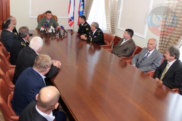 День Шахтёра. Глава ДНР Александр Захарченко вручил награды заслуженным шахтерам Республики