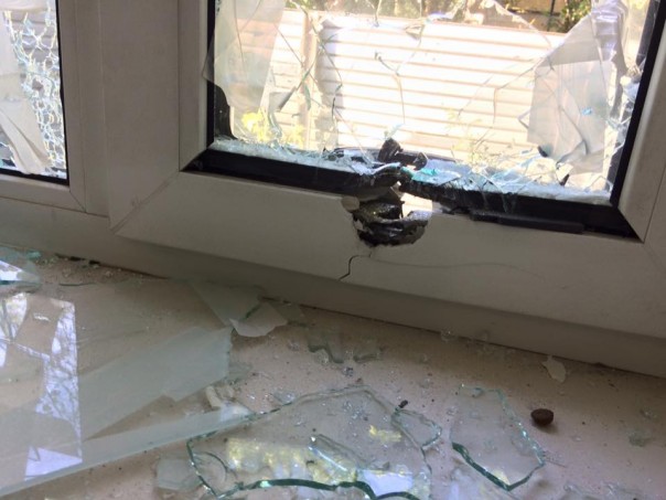 Шесть мирных жителей ранены и повреждено как минимум 23 домостроения в Донецке и Горловке вследствие ночных обстрелов укрофашистов Шесть мирных жителей ранены и повреждено как минимум 23 домостроения в Донецке и Горловке вследствие ночных обстрелов укрофашистов