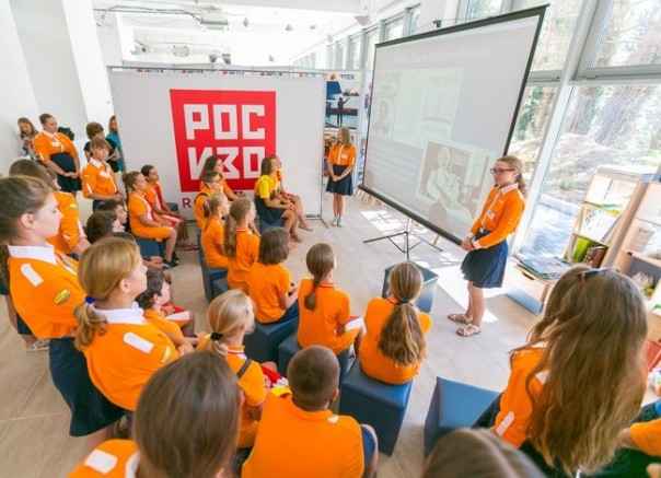 «Мы обязательно вернёмся»: дети из Франции рассказали RT об отдыхе в «Артеке»