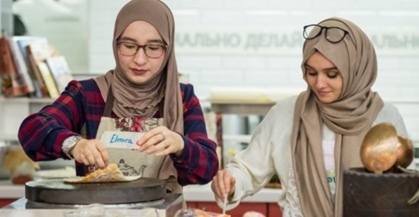 Опубликовано видео изгнания из ресторана «мусульманок-террористок» в Париже