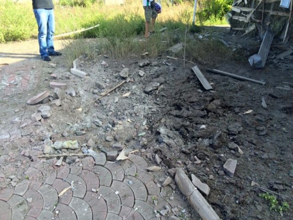 Последствия массированного ночного обстрела. Обстрелами укрофашистов повреждено более 30 домостроений, ранено двое мирных жителей Последствия массированного ночного обстрела. Обстрелами укрофашистов повреждено более 30 домостроений, ранено двое мирных жителей