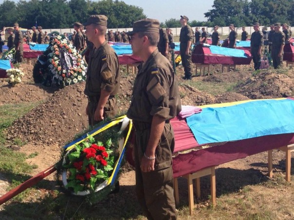 Годовщина разгрома под Иловайском. (Фото, видео) Годовщина разгрома под Иловайском. (Фото, видео)