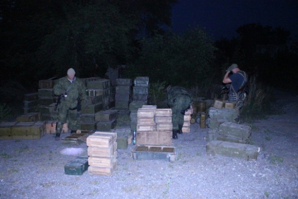 Сводка от НМ ЛНР 31 августа 2016 года. Генпрокуратура ЛНР изъяла из тайника в Ирмино около 13,5 тыс. единиц оружия и боеприпасов Сводка от НМ ЛНР 31 августа 2016 года. Генпрокуратура ЛНР изъяла из тайника в Ирмино около 13,5 тыс. единиц оружия и боеприпасов