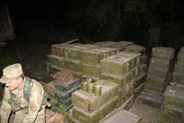 Сводка от НМ ЛНР 31 августа 2016 года. Генпрокуратура ЛНР изъяла из тайника в Ирмино около 13,5 тыс. единиц оружия и боеприпасов Сводка от НМ ЛНР 31 августа 2016 года. Генпрокуратура ЛНР изъяла из тайника в Ирмино около 13,5 тыс. единиц оружия и боеприпасов