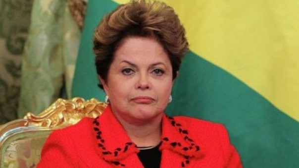 Венесуэла замораживает отношение с Бразилией после принятия решения об импичменте Руссеф