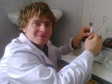 Ученый, обвинявшийся в контрабанде наркотиков, уехал из России в Индию