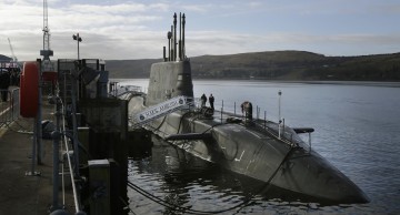 Лондон может послать военные корабли на защиту Гибралтара от притязаний Испании