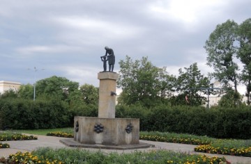 Жители бывшей ГДР: СССР нас бросил, а западные немцы ограбили и превратили в колонию