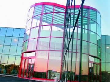 Фасадное остекление: основные типы и преимущества использования