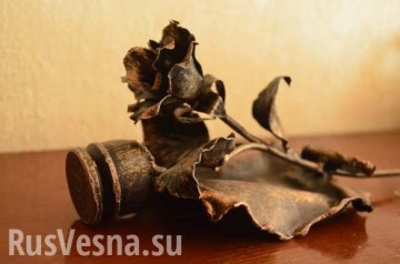 Розы и гильзы: удивительные кованые скульптуры в Донецке