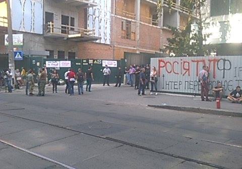 Под офисом «Интера» ставят палатки и организуют новый «майдан» Под офисом «Интера» ставят палатки и организуют новый «майдан»