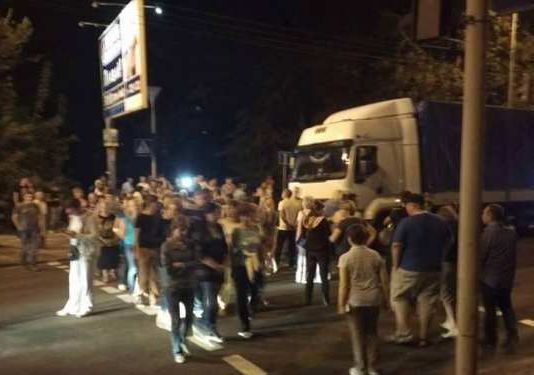 Бойня в Киеве со стрельбой и метанием гранат. Прямая трансляция