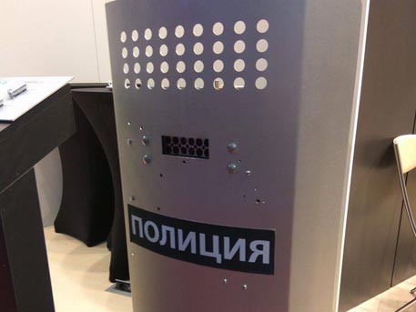 Для Росгвардии разработали стреляющий щит