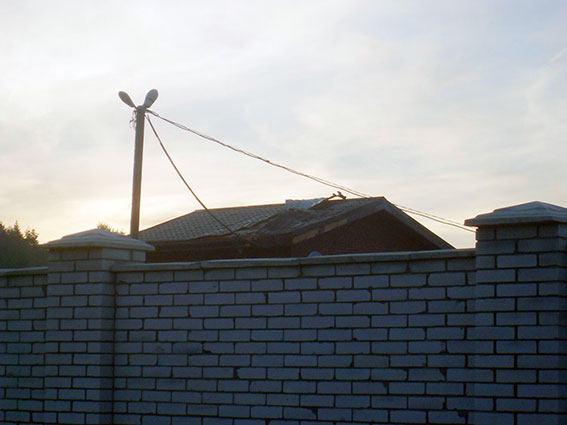 На Харьковщине из гранатомета обстреляли частный дом На Харьковщине из гранатомета обстреляли частный дом