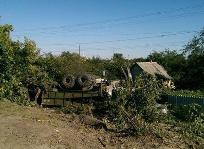 В Лисичанске сразу два КрАЗа ВСУ устроили ДТП