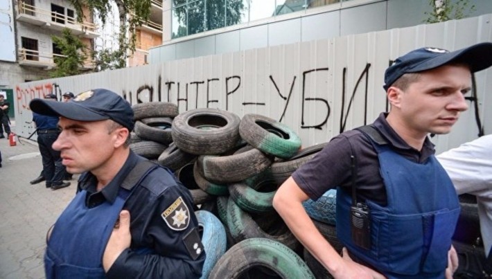 Аваков и другие: телеканал «Интер» обнародовал имена подозреваемых в поджоге Аваков и другие: телеканал «Интер» обнародовал имена подозреваемых в поджоге