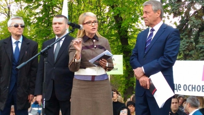 Тимошенко готовит коктейль популярности из слез Львова и никчемности Порошенко Тимошенко готовит коктейль популярности из слез Львова и никчемности Порошенко