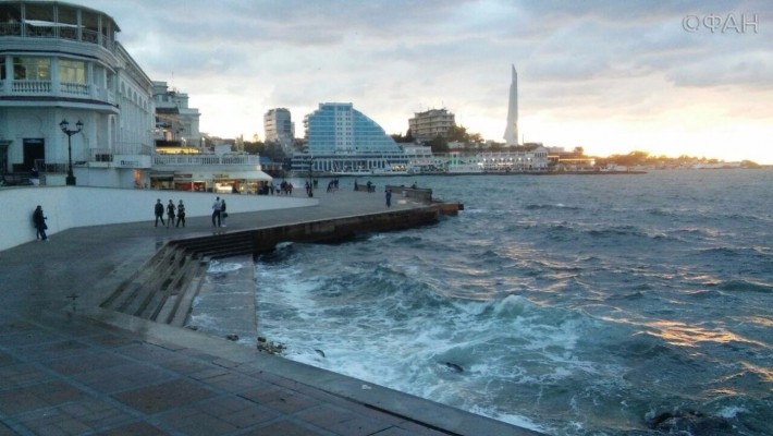 Власти Крыма поблагодарили Киев за продовольственную блокаду Власти Крыма поблагодарили Киев за продовольственную блокаду