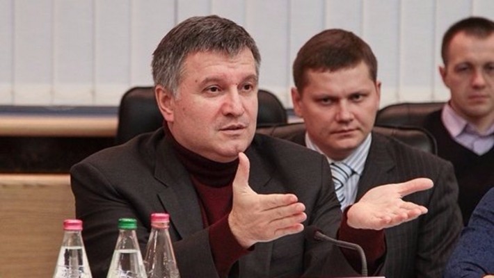 Полицейский всегда прав: Аваков готовит закон о презумпции правоты силовиков Полицейский всегда прав: Аваков готовит закон о презумпции правоты силовиков