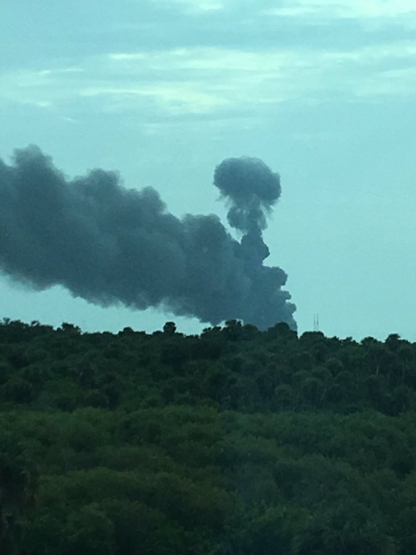 В США ракета Falcon 9 взорвалась на стартовой площадке В США ракета Falcon 9 взорвалась на стартовой площадке