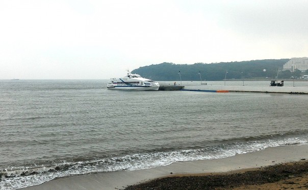 Путин ознакомился с первым образцом быстроходного пассажирского судна проекта А45-2 Путин ознакомился с первым образцом быстроходного пассажирского судна проекта А45-2