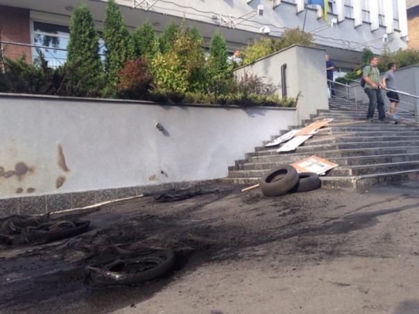 В Киеве укрофашисты подожгли офис телеканала «Интер»