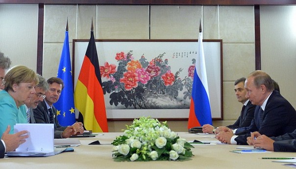 Путин подколол невыспавшуюся Меркель – остались ли у неё силы на Украину?