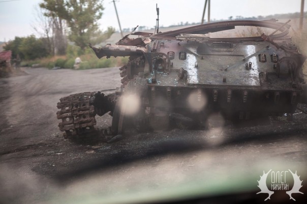 Подбитые украинские Т-64 в Коминтерново и по дороге к нему Подбитые украинские Т-64 в Коминтерново и по дороге к нему