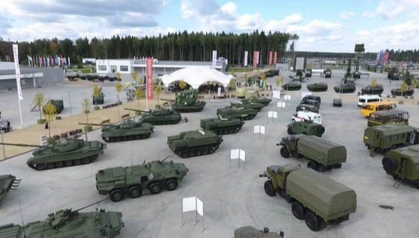 Форум "Армия-2016": качество российского оружия достигло нового уровня | В Кубинке представили виртуальные истребители и дрон-биатлон | Подборка видео