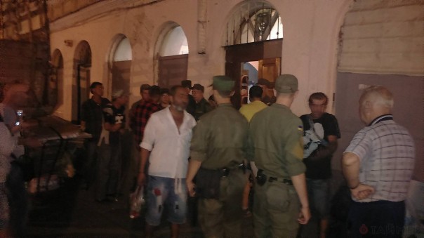 В Одессе бомжи отбили у Нацгвардии пункт приёма вторсырья