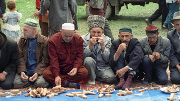 Мусульмане празднуют Курбан-Байрам