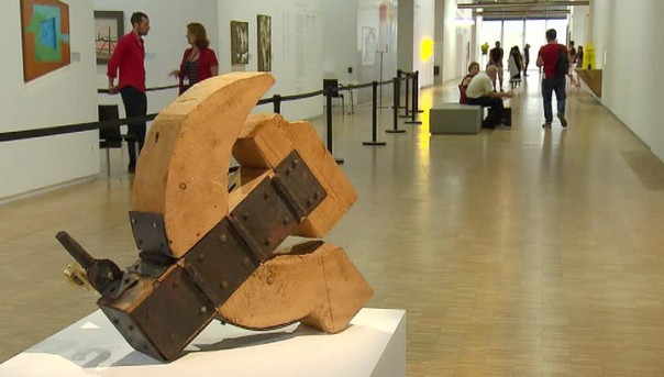 Русские идут: в Париже открылась выставка советского и российского современного искусства