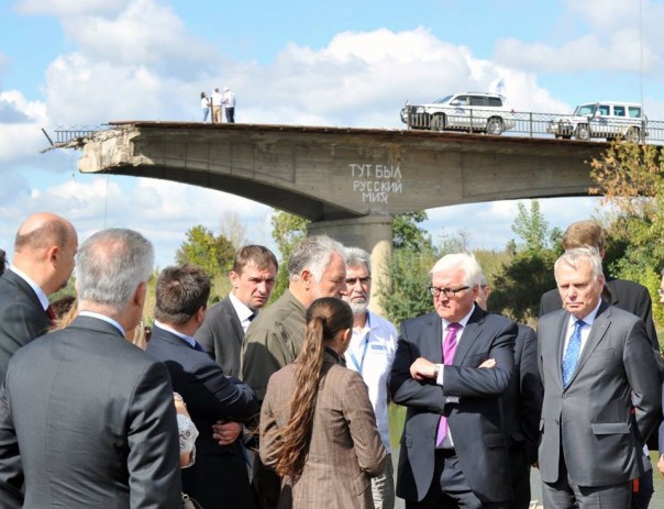 Путин в Крыму - «кастрюли» в дыму. Юлия Витязева Путин в Крыму - «кастрюли» в дыму. Юлия Витязева