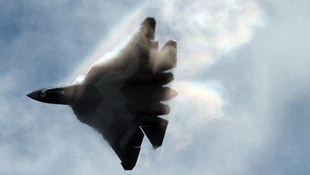 NI рассказал, в чем американский F-22 уступает российскому Т-50