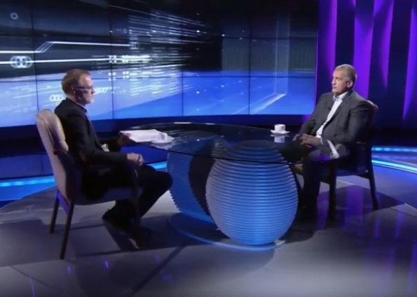 Сергей Аксёнов в программе "Серьёзный разговор". Ведущий Сергей Михеев
