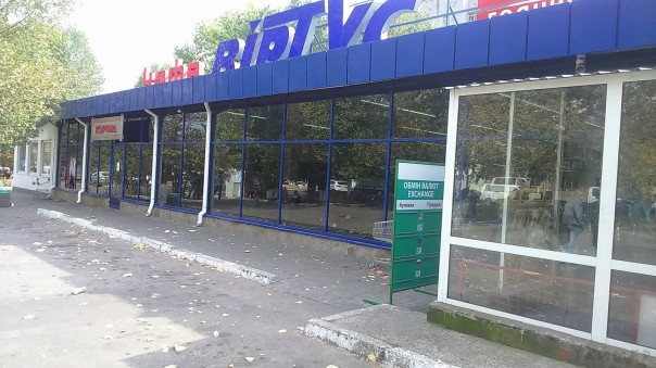 Голодные бунты: На Украине захватили супермаркет и ресторан ради еды