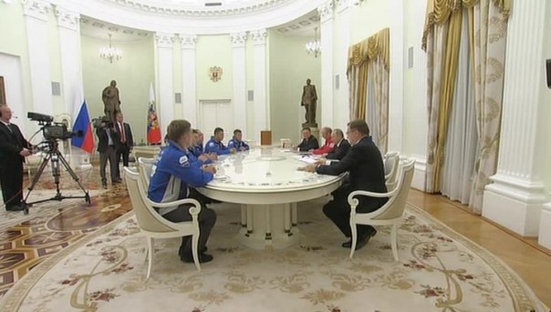 Путин встретился с командой "КамАЗ-Мастер"