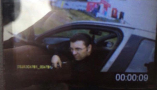 В Днепре водитель автомобиля застрелил патрульного и ранил его напарницу В Днепре водитель автомобиля застрелил патрульного и ранил его напарницу