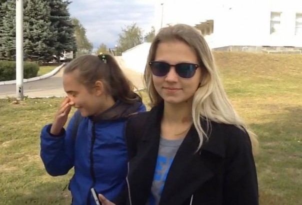 В Первомайском, Харьковской области, на вопрос о проблемах города девушка ответила "Тут слишком много хохлов"