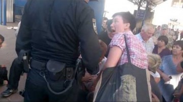 Гуляй-поле: Шокирующее видео задержания мужчины в Киеве “гламурной полицией”