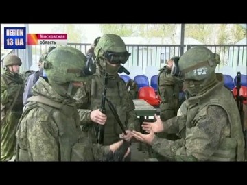 Российские военные представили новейшее уникальное оружие и защитное снаряжение для солдат 21 века