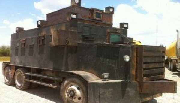 Постапокалиптические машины бармалеев Постапокалиптические машины бармалеев